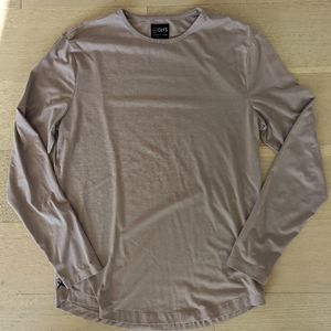 Cuts clothing long sleeve shirt in Mountain Mist with curve hem